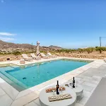 Raphael - Luxury And Serenity In Paros Naousa