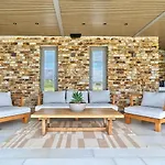 Raphael - Luxury And Serenity In Paros Naousa