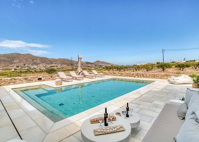 Raphael - Luxury And Serenity In Paros Naoussa